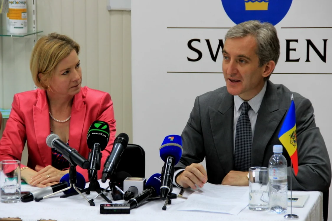 Ambasadoarea Suediei Ingrid Tersman şi premierul Iurie Leancă FOTO: gov.md