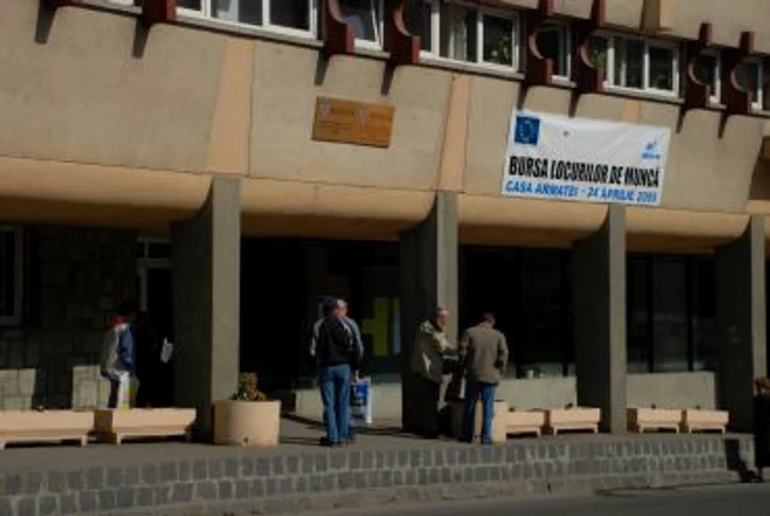 Braşov: Criza economică aduce şomajul din Braşov la nivelul lui 1996
