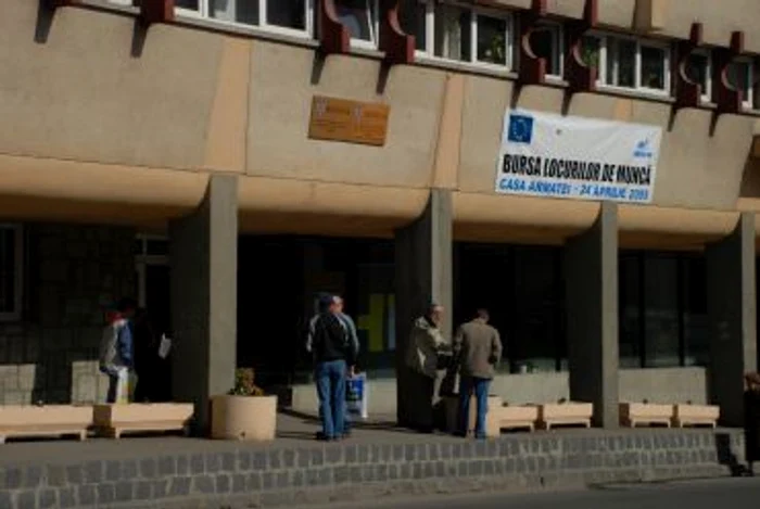 Braşov: Criza economică aduce şomajul din Braşov la nivelul lui 1996