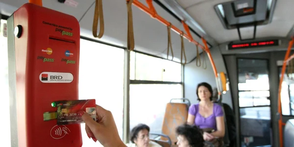 Călătorii, mai puţini decât în restul anului, vor aştepta ceva mai mult în staţii