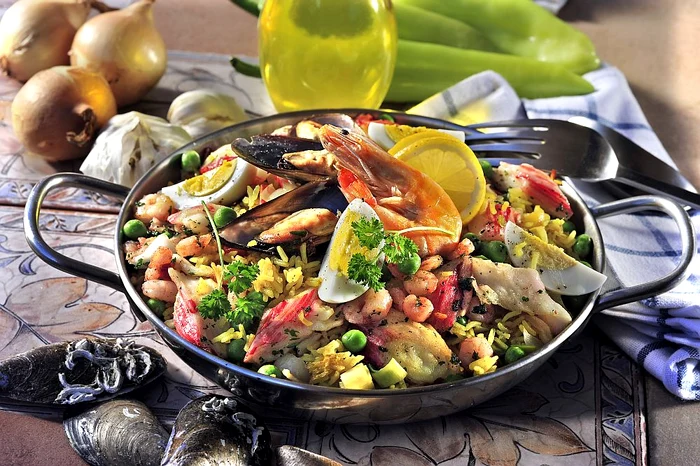 Paella cu fructe de mare jpeg