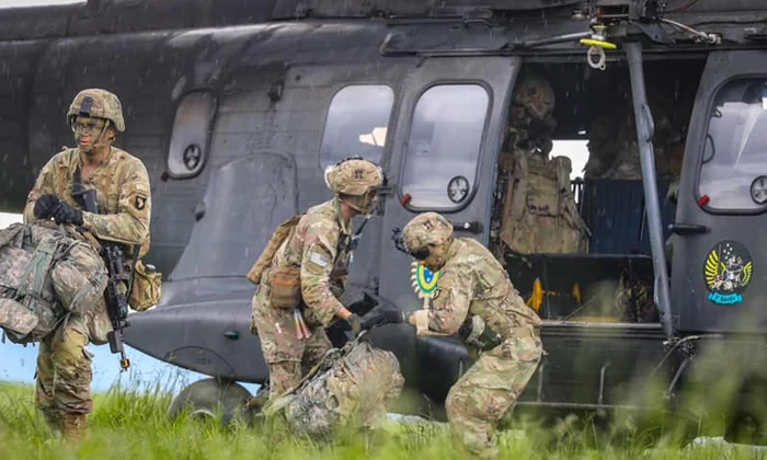 trupe sua la kogalniceanu foto 101st airborne division jpg