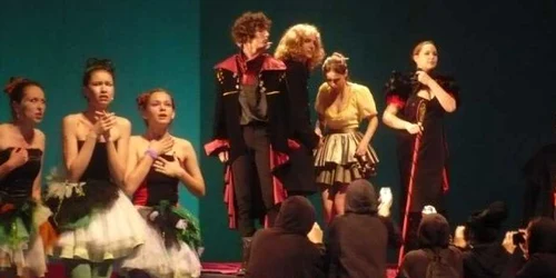 Patru trupe au concurat în cadrul festivalului
