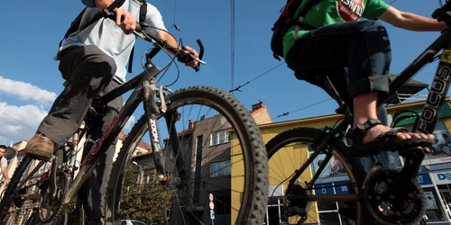 Biciclisti o zi fara masina