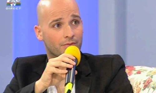 Andrei Ştefănescu încearcă să treacă peste despărţirea de Sylvia  (captură Pro TV) jpeg