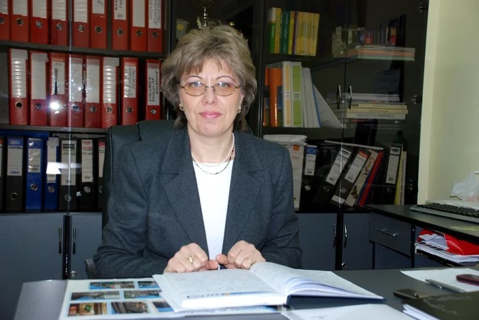 Prof. Viorica Moşescu, directorul Colegiului Naţional "Gh. M. Murgoci"