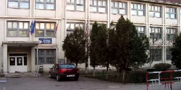 Fostul director al liceului și-a dat demisia