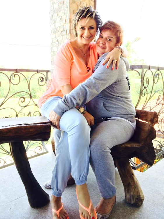 Anamaria şi Ionela Prodan 