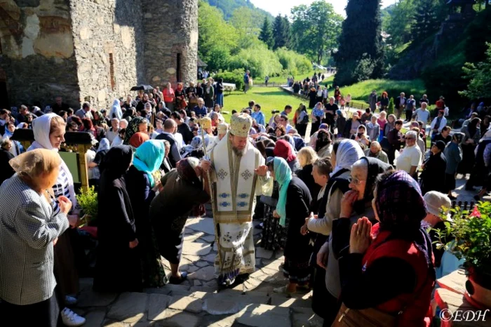 manastirea prislop foto episcopia devei si hunedoarei