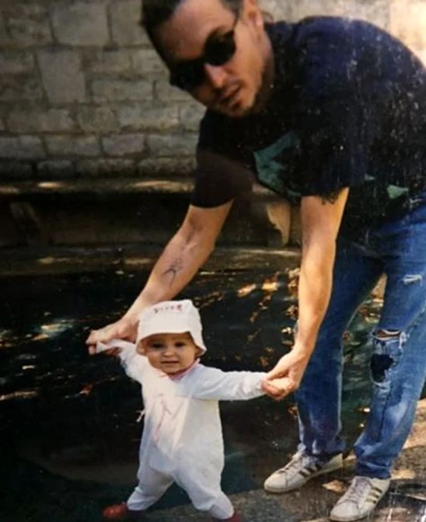 Lily-Rose a împărtășit această imagine cu admiratorii