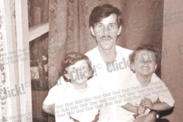 O pictură cu nudul  Danielei tronează pe  peretele din living (Fotografii: Sever Gheorghe)