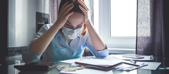 Cei care se vaccinează la centrul din sectorul 6 sunt rugați să completezele documentele pentru imunizare de acasăFoto: Shutterstock