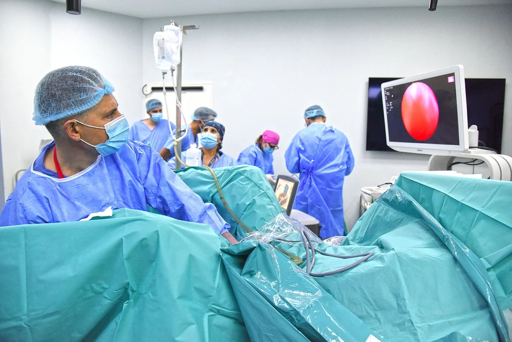 Cum a fost tratat minim invaziv un bărbat cu prostată mărită