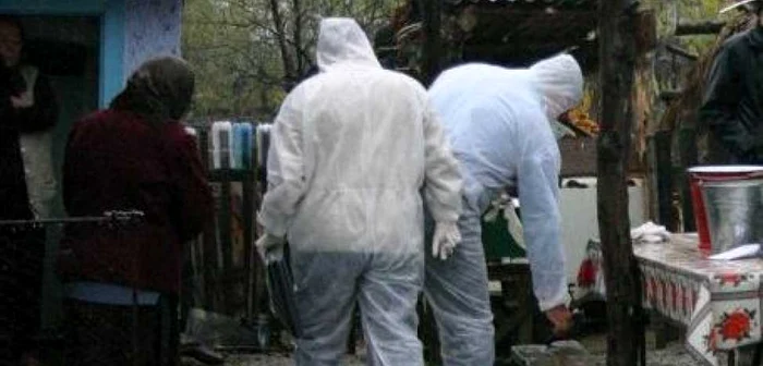 Oamenii legii sunt acum la faţa locului pentru a afla cum s-a petrecut tragedia
