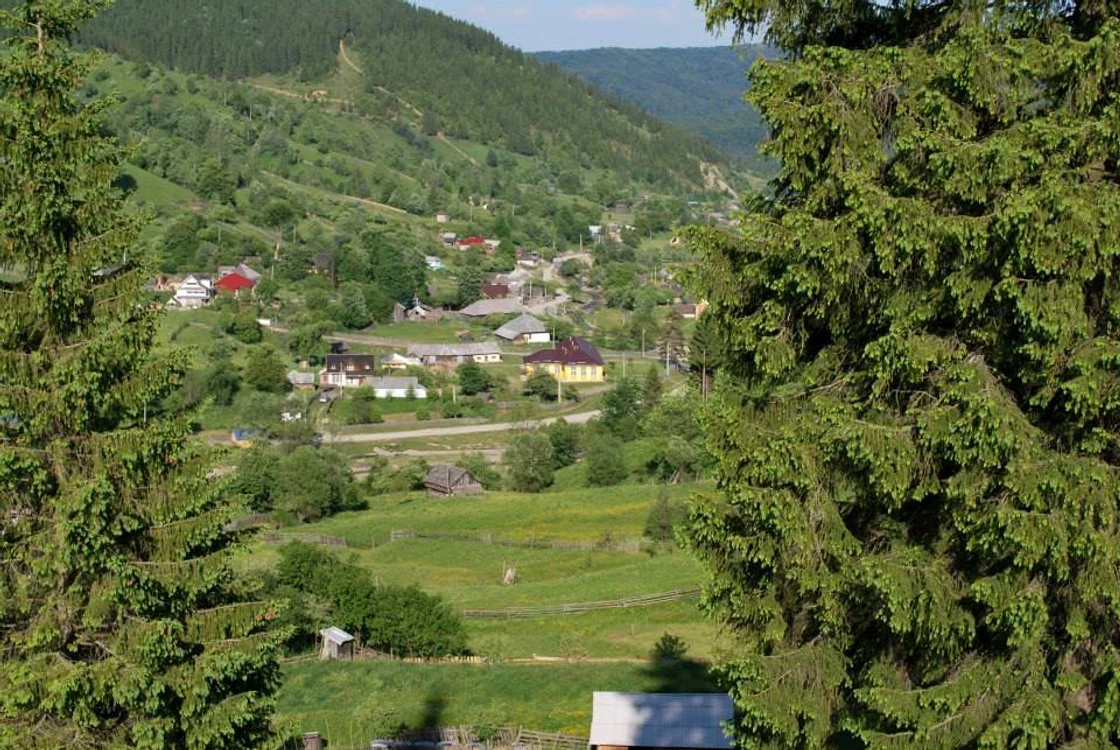 Satul Pluton este situat la poalele Ceahlăului FOTO Facebook Satul Pluton
