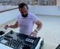 Deejay Tomy „nebunul” care face terapie prin muzică live şi pentru vecini de pe terasa apartamentului din Râmnicu Vâlcea în plină pandemie Foto Adevărul