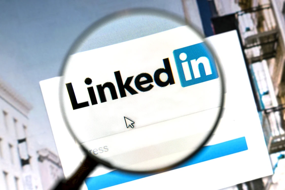 Linkedin sub lupă. FOTO Shutterstock