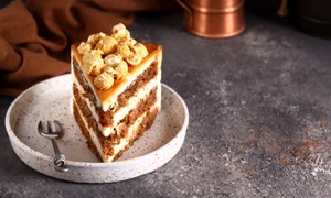 Tort morcovi  Sursa foto shutterstock 2159874025 jpg