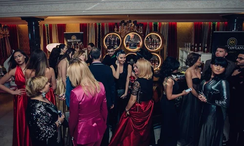 Cum să organizezi o petrecere de Crăciun perfectă pentru angajați? Alegerea locației, meniul și spectacolul  jpeg