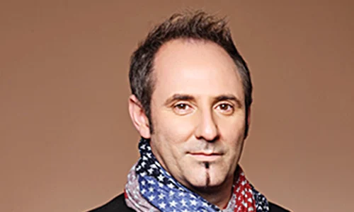 Hairstylistul francez Laurent Tourette, care o coafează pe Carmen Iohannis jpeg