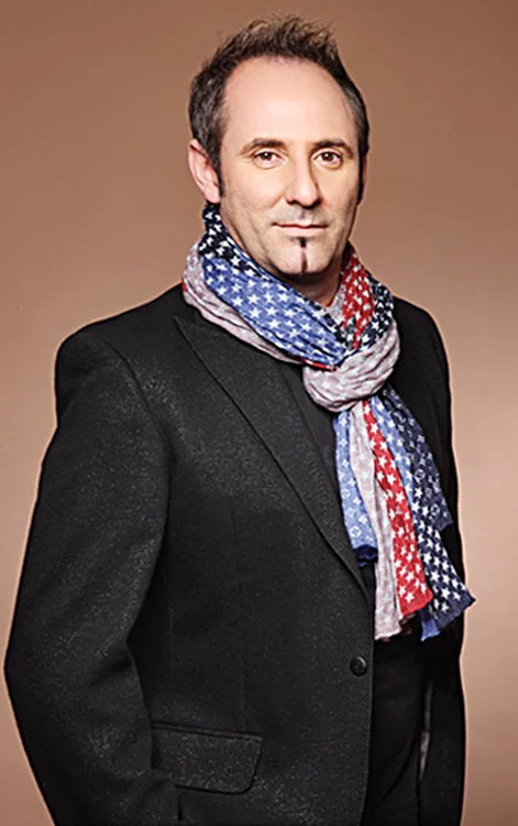 Hairstylistul francez Laurent Tourette, care o coafează pe Carmen Iohannis