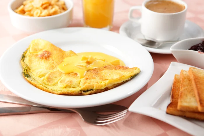 Un truc italienesc te va ajuta să ai o omletă pufoasă. Foto: arhiva.