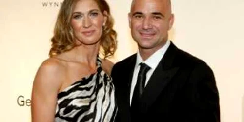 TENIS: Steffi Graf a apărut într-o rochie "zebrată" la o acţiune caritabilă