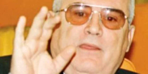 Şpăgarul din Senat lua mită pentru a-şi achita ratele