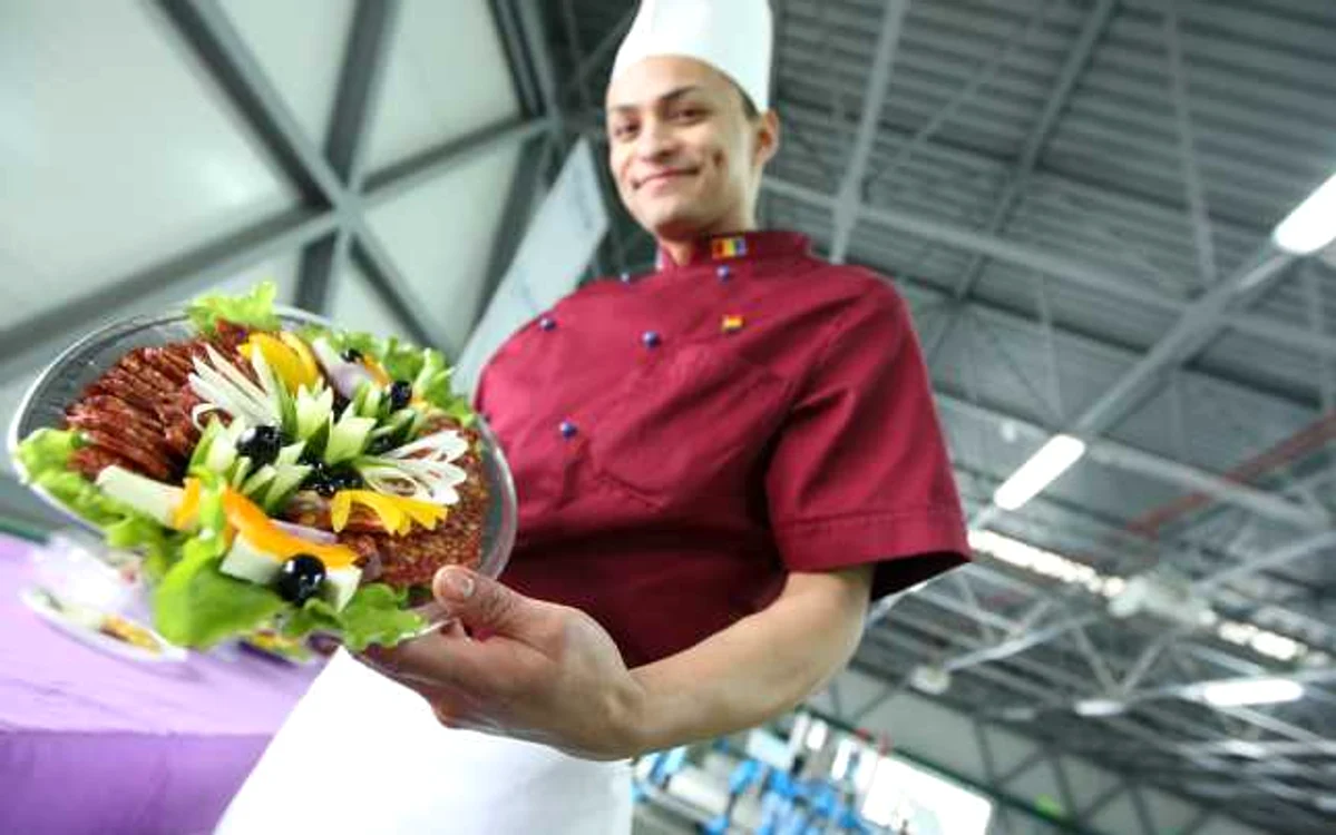 Bucatarul Marian Popovici le-a pregătit mâncarea sindicaliştilor
