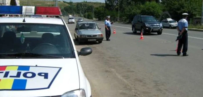 Poliţiştii au aplicat amenzi şoferilor care au depăşit viteza legală de deplasare