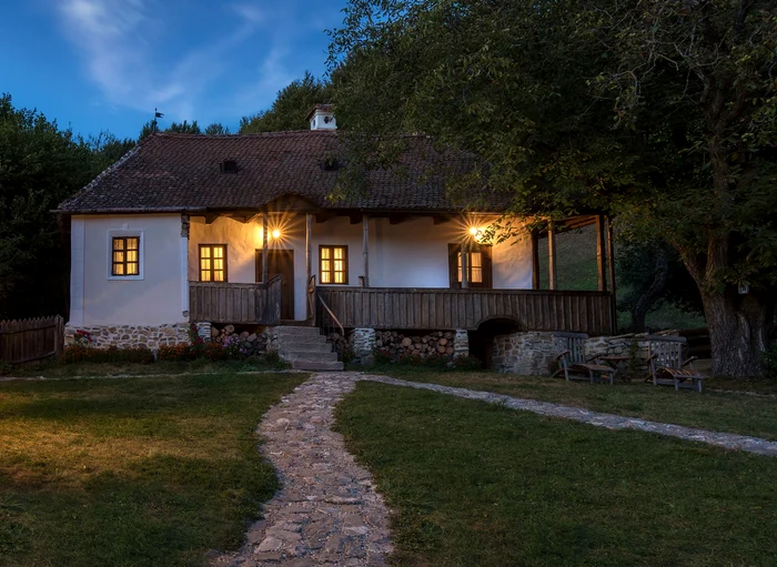 Casa Regelui Charles din Valea Zălanului FOTO lapensiuni.ro