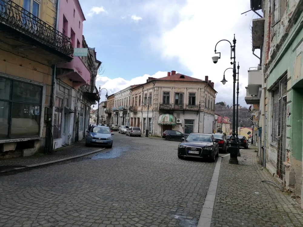 Zeci de clădiri de patrimoniu se dărâmă în centrul vechi al Slatinei FOTO: Alina Mitran