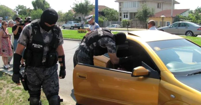 La razie au participat şi „mascaţii“ de la Intervenţie Rapidă