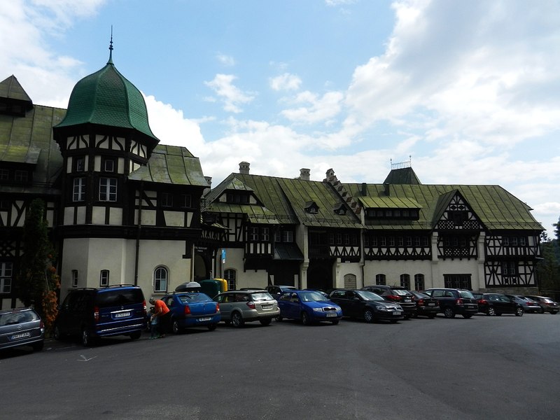 Familia Regală vinde Hotelul Furnica din Sinaia 