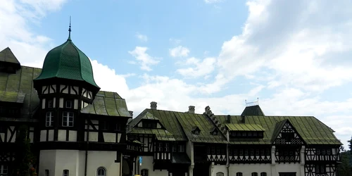 Foto sus: Hotelul Furnica din Sinaia (© Rotaru Florin / Wikimedia Commons)