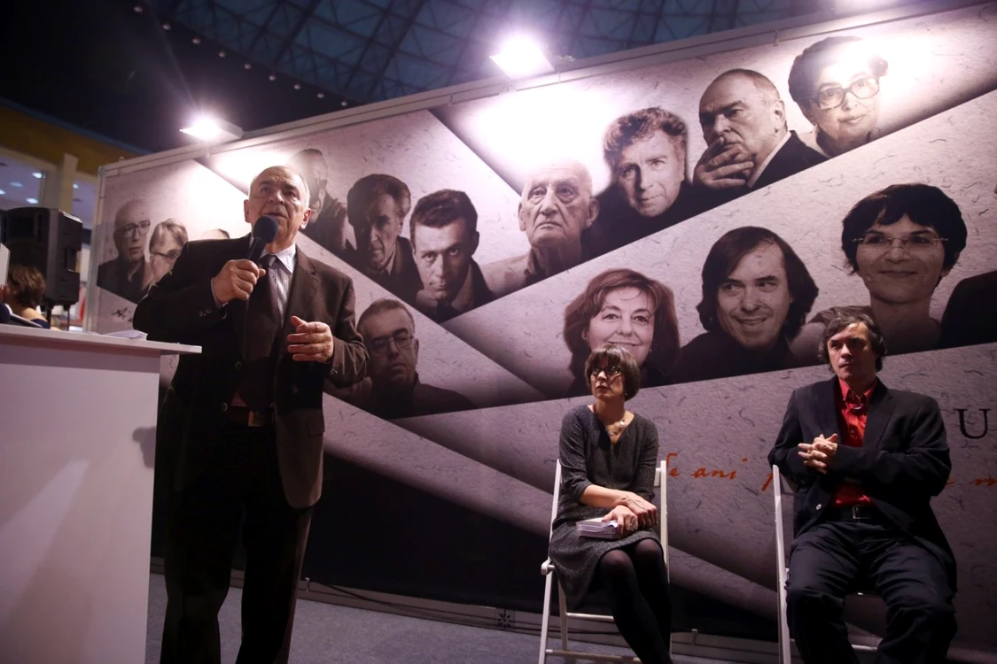 Gabriel Liiceanu, Lidia Bodea  şi Mircea Cărtărescu, la standul Editurii Humanitas  FOTO&VIDEO Florin Ghioca
