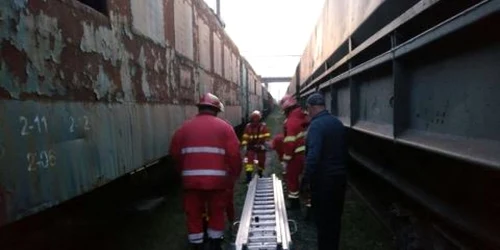 Doi copii s-au electrocutat în timp e încercau să îşi facă selfie