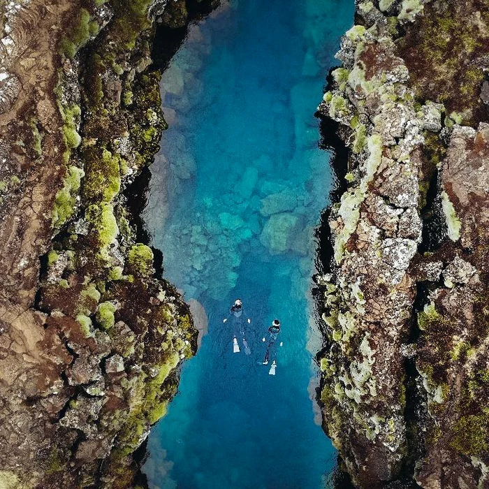 Plimbare prin riftul Silfra FOTO adventureviking.is