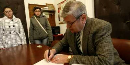 Directorul Petre Lascău recunoaşte problemele