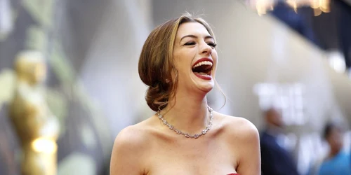 anne hathaway - reuters - tiffany 