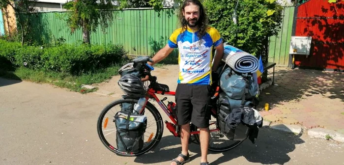 Iulian Mircea pelerinul care face turul Europei pe două roţi FOTO Colecţia personală