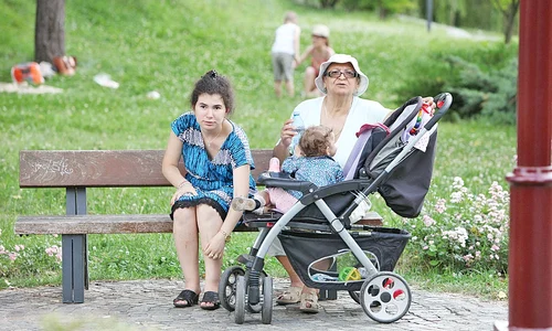 E bine în parc, păcat că sunt atâţia ţânţari! jpeg