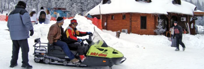 Pe pârtiile din Cavnic, la plimbare cu snow-mobilul