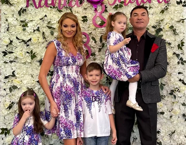 Valentina Pelinel și Cristi Borcea au trei copii Sursa: Instagram 