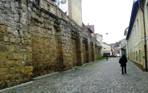 Ziduri medievale strada Potaissa