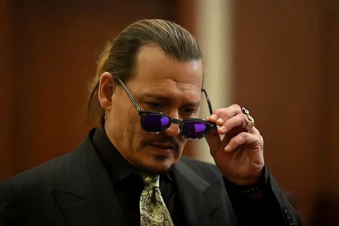 Johnny Depp depune mărturie în procesul intentat fostei sale soții. Foto: Twitter