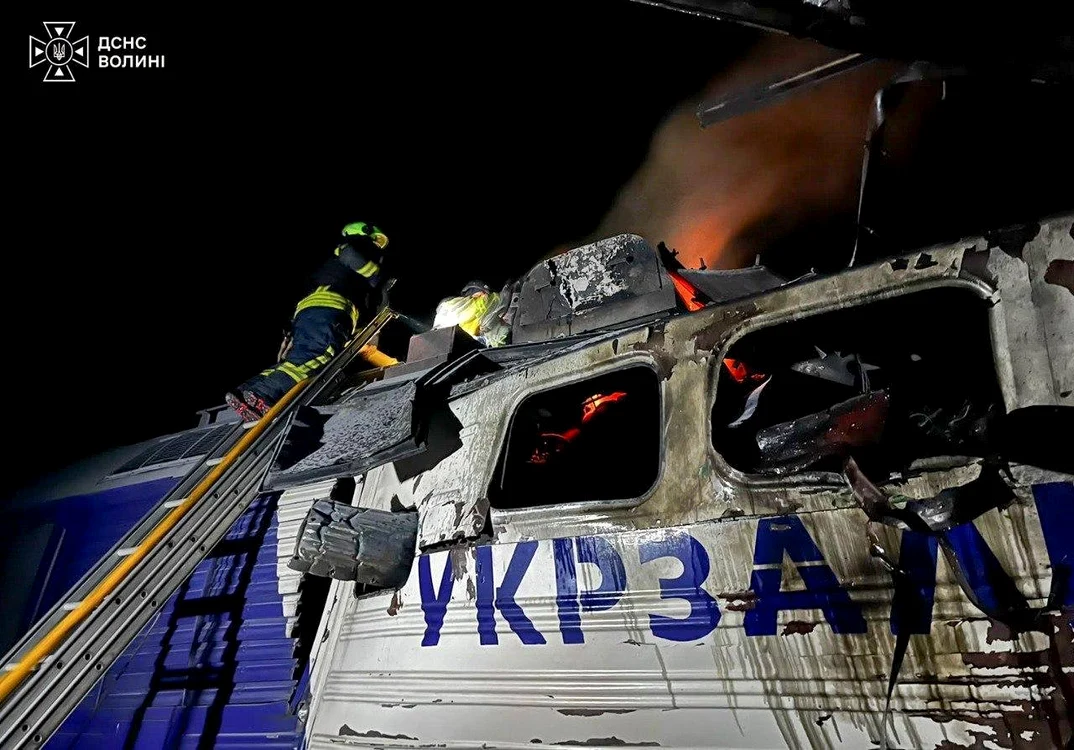 Locomotivă distrusă de drone rusești