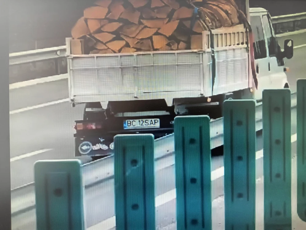 Șoferul camionetei a realizat târziu că este pe contrasens pe autostradă 