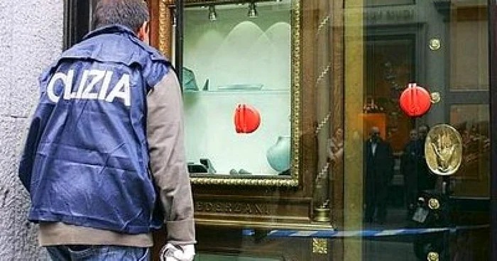Italia: Românii care au pierdut bijuteriile furate în tren, trimişi în judecată