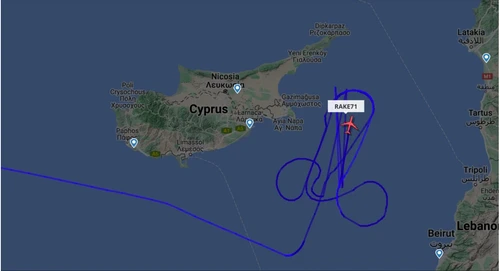 Un avion de realimentare aeriană a desenat un „penis pe cer”.  FOTO Flightradar via Polico